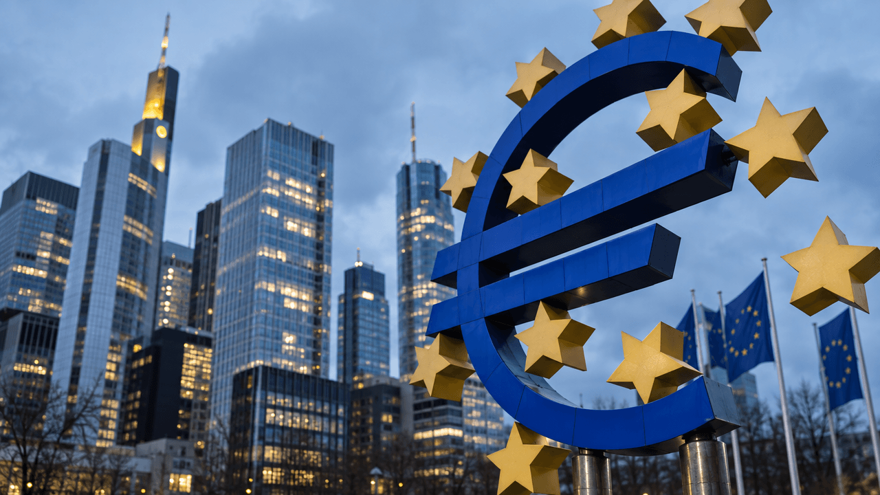 Euro-Area Inflation Jumps, Bond Yields Surge as ECB Bets Rise