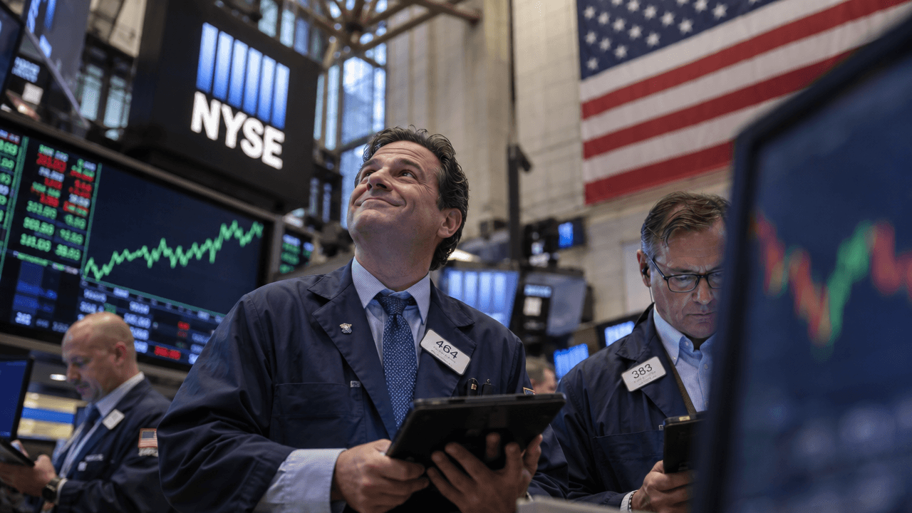 U.S. Futures Stabilize as Markets Reassess AI, Rates, and Risk